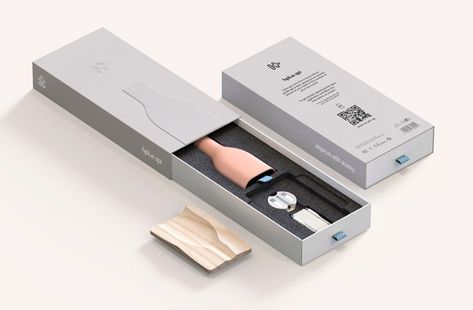 A design so clever that it changes our perception of medical devices | Yanko Design Medical Device Packaging, Pill Packaging, Wearable Medical Devices, Medical Device Design, Electronic Packaging, Medical Packaging, Logo Design Inspiration Branding, Branding Design Packaging, Presentation Layout