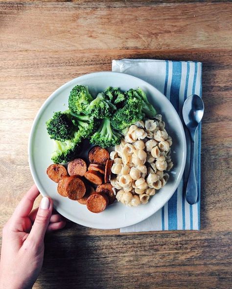 5 meals to make when you don't feel like cooking // cait's plate Perfect Plate Meals, Plate Method Meal Ideas, My Plate Meals Plan, Healthy Plate Meals, Plate Method Meals, My Plate Meals, Hot Plate Meals, Balanced Plate Meals, Chicken Sausage And Broccoli