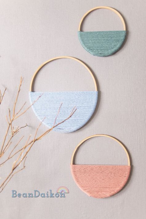 Round Wall Decor Ideas, Wall Circle Decor, Unique Wall Hanging Ideas, Macrame Circle Wall Hanging, Wall Hanging Ideas Handmade, Circle Wall Hanging, Circle Wall Decor, Macrame Circle, Creative Photo Frames