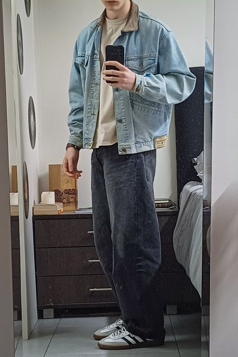 Denim Jacket Men Outfit Vintage, Oversized Clothes Outfit Men, Men’s Denim Jacket Aesthetic, College Wear Men, Mens Fashion Black Jeans, Mens Clothing Styles Casual Jeans, Mens Fashion Casual Baggy, Black Jeans Men Aesthetic, Baggy Jeans And Denim Jacket Outfit