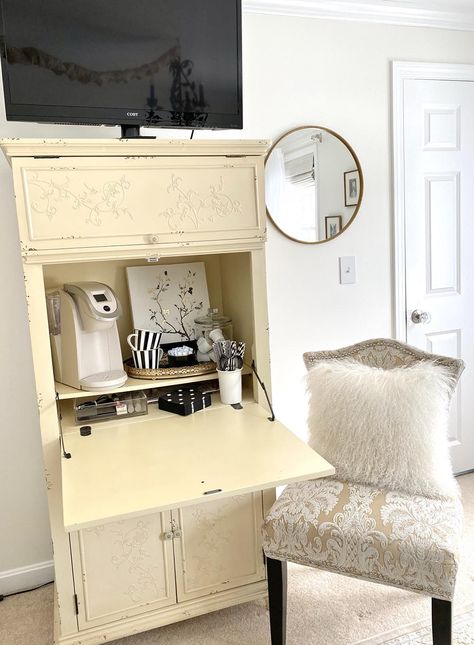 Old Secretary Desk, Room Coffee Bar, Living Room Furniture Ideas, Stylish Living Room Furniture, Room Furniture Ideas, Small Entryways, Room Ideas Aesthetic, Secretary Desk, Bar Interior