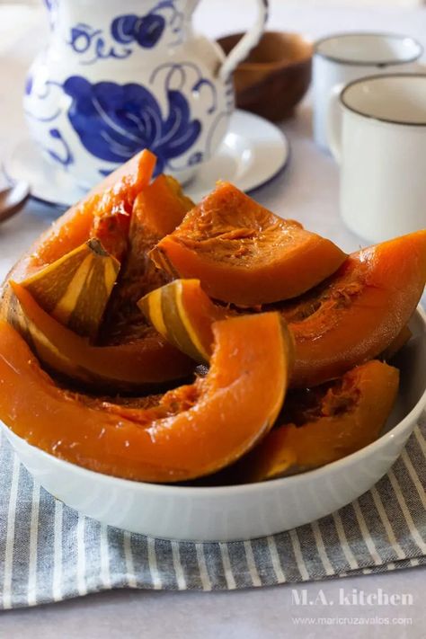 Mexican Candied Pumpkin (calabaza en tacha) - Maricruz Avalos Kitchen Blog Mexican Pumpkin Candy Recipe, Mexican Pumpkin, Calabaza Recipe, Candied Pumpkin, Easy Empanadas Recipe, Mexican Breakfast, Mexican Candy, Empanadas Recipe, Mexican Dessert