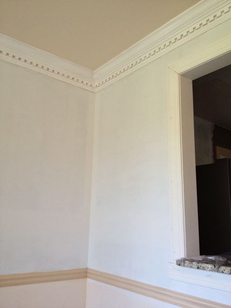 First coat on Dentil Moulding - how to paint it the easy way! Dentil Crown Molding, Wall Trim Molding, Dentil Molding, Vintage Hutch, French Country Dining Room, Dentil Moulding, Pvc Moulding, Pillar Holders, 1950s House