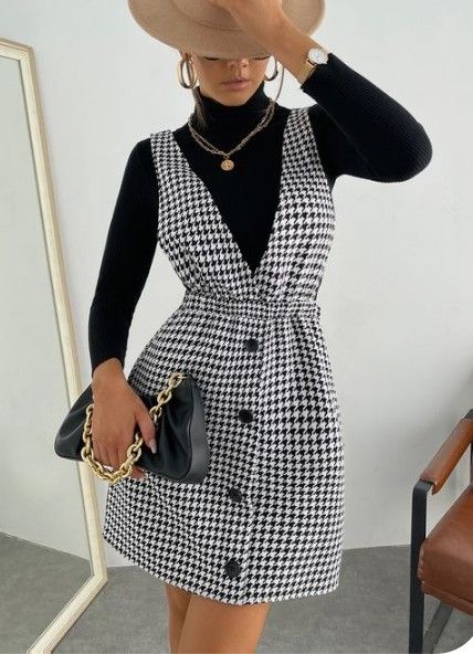 Pinafore Dress Outfit, Dungarees Outfit, Orange Evening Dresses, Style Salopette, Classy Short Dresses, 2piece Outfits, Corporate Dress, Plus Size Cocktail Dresses, Womens Fashion Casual Spring