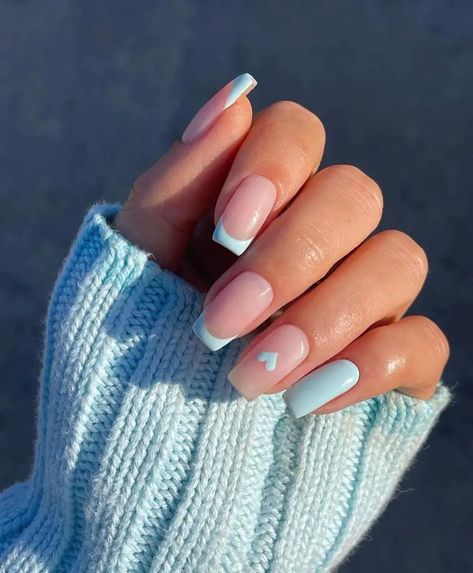 Nail Designs Gender Reveal, Ongles Baby Blue, What Are Acrylic Nails, Homecoming Inspo, Light Blue Nail Designs, Baby Shower Nails, Blue And White Nails, Nail Art Diy Easy, Light Blue Nails