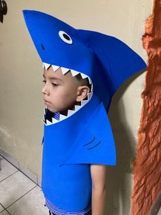 Shark Custome Kids, Shark Costume Diy, Fish Fancy Dress, Diy Shark Costume, Under The Sea Costumes, Sea Creature Costume, Finding Nemo Costume, Diy Kids Tent, Animal Costumes For Kids