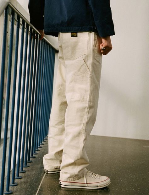 Carpenter Pants Outfit, White Painters Pants, Trousers Outfit Men, White Pants Men, White Converse Outfits, Fatigue Pants, Painter Pants, White Pants Outfit, Off White Pants