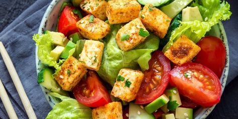 3+Tricks+to+Cook+Delicious+Tofu Oven Roasted Zucchini, Main Salad, Banana Diet, Japanese Diet, Healthy Bowls Recipes, Tofu Salad, Eating Bananas, Marinated Tofu, Vegetarian Protein