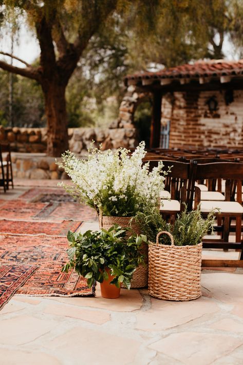 Budget Wedding Floral Ideas, Wedding Ceremony Potted Plants, Rosemary Arrangement Table Decorations, Potted Plant Ceremony Decor, Basket Flower Wedding, Potted Plants Wedding Alter, Flowers In Baskets Wedding, Church Wedding Alter Flowers, Alter Ideas For Wedding