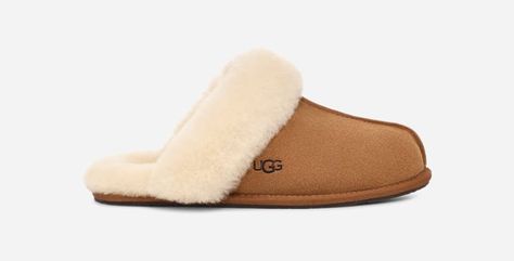 Our women's Scuffette II Slipper brings all the warm and cozy spa-day vibes to those Monday mornings that you pretend are actually Sunday mornings. Put these sheepskin slippers next to your bed, and slide into them when you need that support. You can do it! It's almost Friday! Our Scuffette II Slippers for women pull together any loungewear look with a suede upper and sheepskin collar. Step in and it only gets better with fully lined sheepskin inside. These round toe slippers are available in a Ugg Scuffette, Ugg Slippers Women, Ugg Slides, Almost Friday, Ugg Tasman Slippers, Sheepskin Slippers, Ugg Slippers, Pretty Shoes, Slipper Shoes