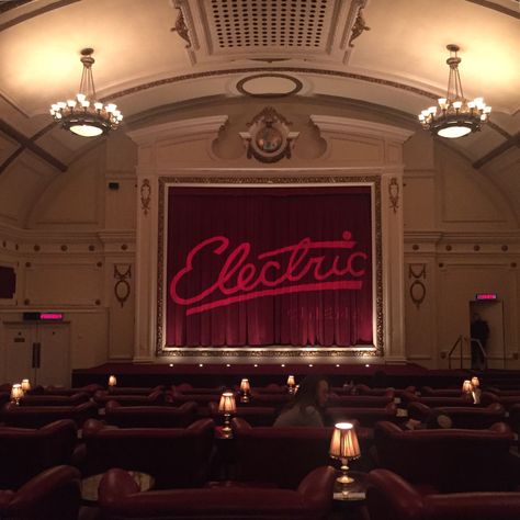 Electric Cinema Notting Hill, Electric Cinema, Nothing Hill, Aesthetic London, Cinema Experience, Beer Pub, Fun Places To Go, Things To Do In London, Portobello