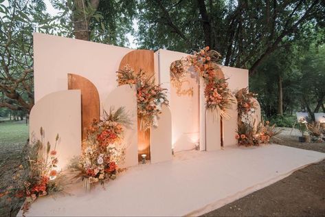 Wedding Backdrop Design Backgrounds, Pelamin Rustic, Wedding Setup, Wedding Stage Backdrop, Reception Backdrop, Bohemian Decoration, Wedding Background Decoration, Wedding Stage Design, Wedding Backdrop Design