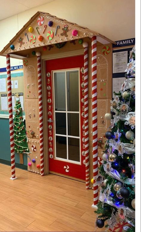 Candy Christmas Door, Christmas Door Decorations For School Grinch Decorating Ideas, Ginger Bread House Door Decoration, Gingerbread Teacher Door, Candyland Christmas Classroom, School Christmas Grotto Ideas, Gingerbread Office Decorating Ideas, Christmas Door Themes For Work, Christmas Classroom Door Gingerbread