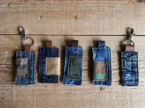 Blue Fabric Keychain - Repurposed Denim - Eco Friendly New Home Gift - Sustainable Gift - Jeans Lover Gift - Recycled Gift Denim Keychain, Fabric Keychain, Repurposed Denim, Recycled Gifts, Denim Art, Denim Inspiration, Denim Diy, Small Projects, Leather Label