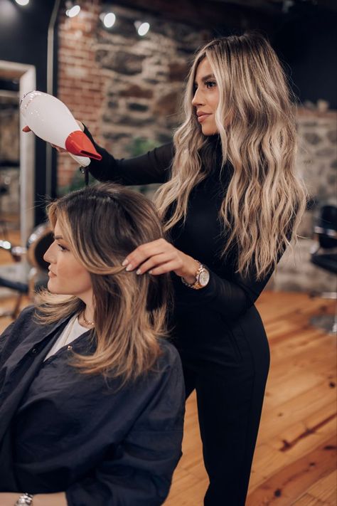 Hair Salon Pictures, Hairstylist Branding, Hair Salon Marketing, Salon Pictures, Scrub Corpo, Professional Photo Shoot, Salon Suites, Hair Photography, Branding Photoshoot Inspiration