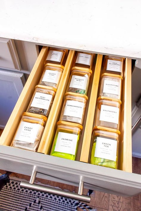 Looking for a creative way to store your loose leaf tea or tea bags? Here's how to use kitchen drawers for easy access tea storage! Loose Leaf Tea Storage, Watermelon Green Tea, Tea Bag Storage, Tea Display, Tea Labels, Tea Organization, Tea Station, Tea Bag Organizer, Bamboo Kitchen