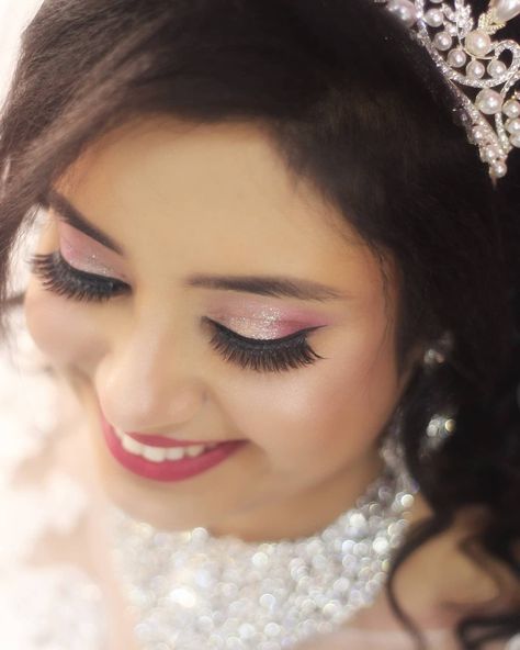 Christian Bride Makeup Look, Christian Bride Makeup, Christian Bridal Makeup, Bride Makeup Eyes, Indian Party Makeup, Bride Eye Makeup, Bride Pics, Beauty Is Power, Christian Bride