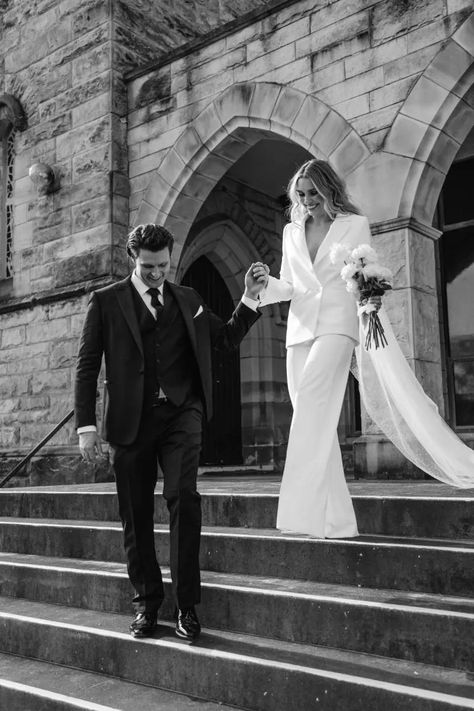 Courthouse Wedding Photos, Wedding Stills, Wedding Court, City Hall Wedding, Photographie Inspo, Foto Casual, Courthouse Wedding, Civil Ceremony, Civil Wedding