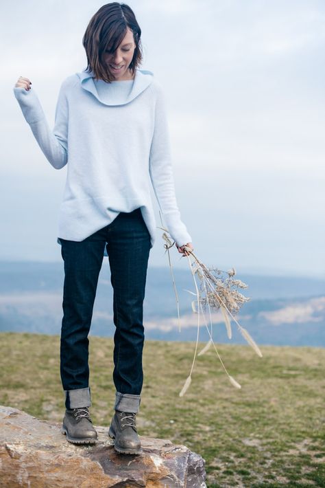 cuffed-straight-leg-jeans Jeans With Hiking Boots, How To Style Hiking Boots, How To Wear Hiking Boots, Hiking Boot Outfit, Wander Outfit, Climbing Outfit Woman, Straight Leg Jeans Outfits, Mom Edit, Hiking Boots Outfit