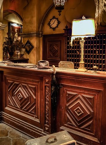 Tower of Terror Front Desk - Disneyland  The Tower of Terror attraction drips with amazing detail. Hotel Front Desk, Disneysea Tokyo, Hollywood Tower Hotel, Hollywood Tower, Disneyland California Adventure, Disneyland Hotel, Haunted Hotel, Hotel Reception, Tower Of Terror