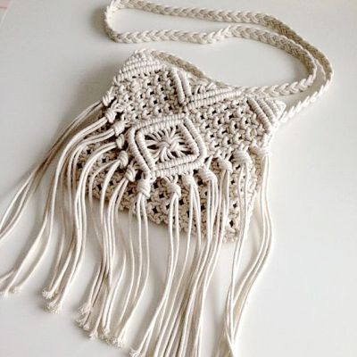 Macrame Bag Workshop Malaysia Macrame Handbag, Dreamcatcher Diy, Diy Macrame Wall Hanging, Art Macramé, Macrame Purse, Tas Bahu, Diy Bags Purses, Macrame Patterns Tutorials, Pet House