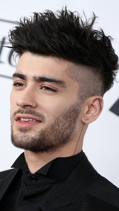 Zayn Malik Nose Piercing, Zyan Malik Hairstyle Haircuts, Zayn Malik Beard, Guys With Nose Piercings, Zayn Malik Hairstyle, Men's Piercings, Zayn Malik Style, Gambar One Direction, Zayn Malik Photos