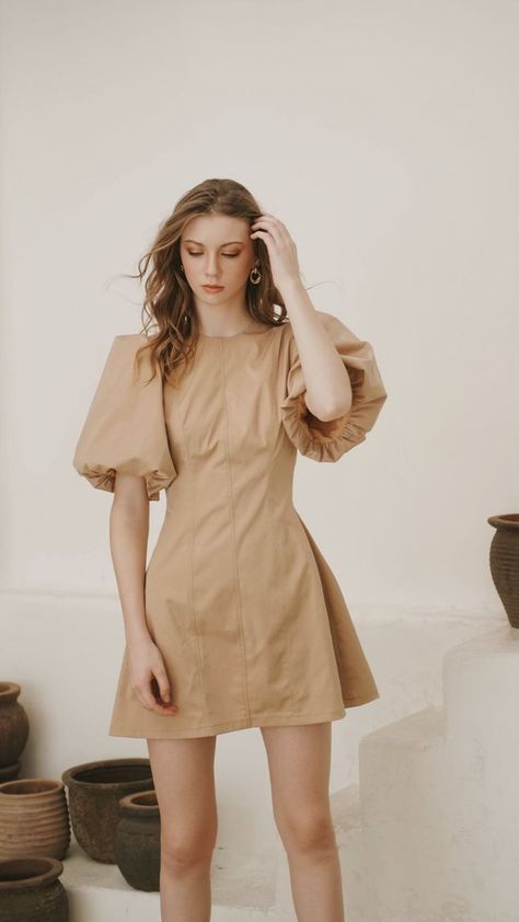 Embracing Elegance: The Timeless Appeal of Linen Dresses Cotton Linen Dresses Summer, Everyday College Outfits Indian, Classic Mom Outfits, Cotton Outfits Women, Everyday Dresses Casual Summer, Linen Dresses Summer Chic, Casual Brown Dress, Summer Cotton Dresses, Womens Linen Dress