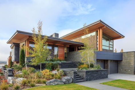 Japanese House Modern, Japanese House Exterior, Glulam Beams, West Coast House, Pacific West Coast, West Coast Modern, Modern Japanese House, Contemporary Beach House, Lake Houses Exterior