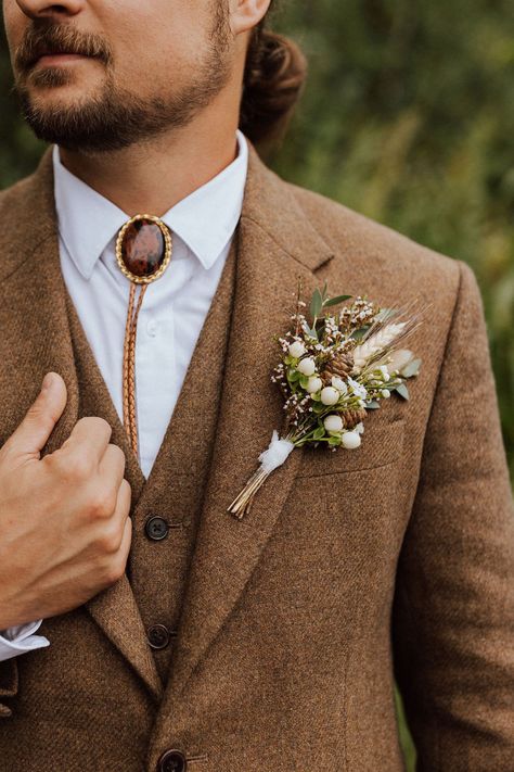 Looking for Fall wedding colors inspiration, the perfect groom details, autumn wedding flowers or small intimate wedding locations to try? Kayla and Levi’s intimate fall wedding in Green Bay Wisconsin was so romantic, classy, and filled with Lake autumn wedding ideas! Kayla’s lovely outdoor wedding dress and these romantic autumn wedding colors made for the perfect intimate wedding aesthetic! Book Abigail for your Wisconsin autumn wedding or intimate elopement at abigailtraverphoto.com! Fall Wedding Suits, Fall Groom, Wedding Groomsmen Attire, Groom Details, Glamping Tent, Mens Wedding Attire, Groom Wedding Attire, Wedding Suits Groom, Brown Wedding