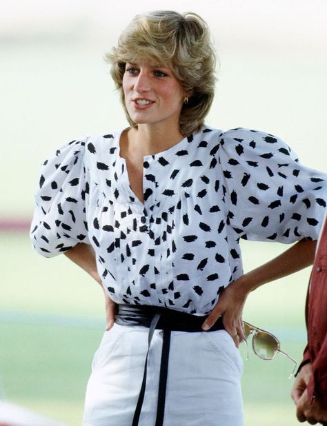 '80s Fashion Is Back, But These Were the Most Iconic Looks at the Time Prințesa Diana, Putri Diana, Mode Prints, Prins William, Laura Bailey, 80s Fashion Trends, Princess Diana Fashion, Prins Harry, Poppy Delevingne