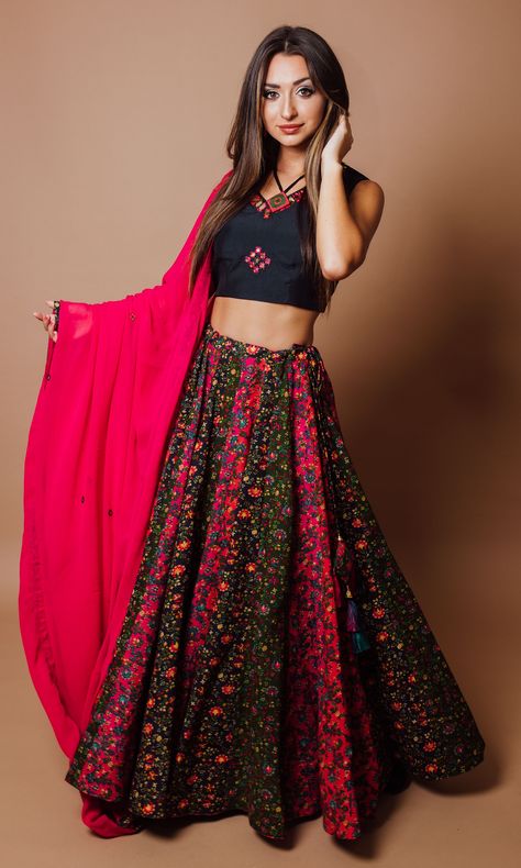 CC3650 घाघरा चोली, Choli Navratri, Garba Outfit, Embroidery Mirror, Navratri Dress, Mirror Work Blouse, Indian Clothing Store, Navratri Chaniya Choli, Lehenga Designs Simple