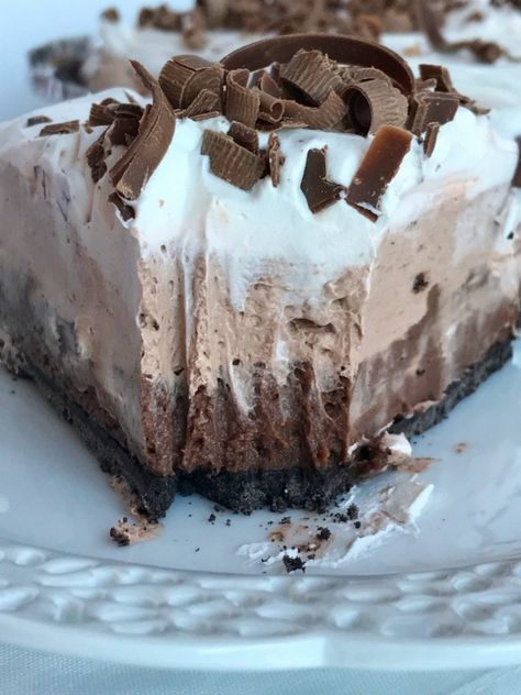 No Bake Triple Layer Chocolate Cream Pie | No bake triple layer chocolate cream pie is a must make for your Holiday table! Three layers of creamy chocolate pudding inside a chocolate cookie crust. No bake, 4 ingredients, and some fridge time is all you need for the best chocolate cream pie dessert | Together as Family #nobakepierecipes #nobakepie #chocolatecreampierecipe #chocolatecreampie #dessert #dessertrecipes #chocolaterecipes #chocolate Chocolate Cream Pie With Pudding, No Bake Chocolate Pudding Pie, No Bake Chocolate Cream Pie, No Bake Chocolate Pie, Easy Pies, Chocolate Pudding Pie, Chocolate Pie Recipe, Yummy Pies, Chocolate Cream Pie Recipe