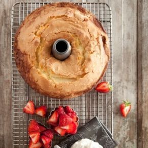 NEVER-FAIL POUND CAKE Healthy Pound Cake Recipe, Pound Cake Paula Deen, Paula Deen Recipes, Pound Cake Recipes, Paula Deen, Eat Dessert, Fruit Desserts, Pound Cake, Let Them Eat Cake