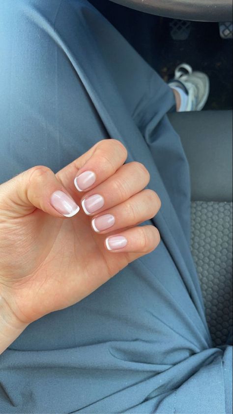 French tip nails French Nails Small Tip, French Tip On Regular Nails, French Tip Shellac Nails Pink, Short Nail Bed French Tip, French Tip Normal Nails, Short French Biab Nails, Short Nail Shellac Ideas Simple, Shellac Tips Nails, White Tip Shellac Nails