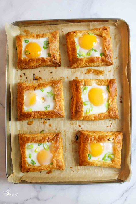 Puff Pastry And Eggs, Puff Pastry Egg Recipes, Breakfast Using Puff Pastry, Eggs In Puff Pastry, Egg Pastry Breakfast, Puff Pastry Egg Cups, Puff Pastry Egg Tart, Puff Pastry Brunch Recipes, Puff Pastry Egg Breakfast