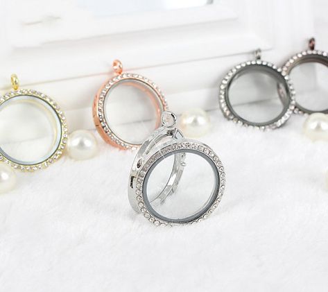 Rhinestone Magnetic Circle Locket Blanks Floating Charms Locket Pendant Blanks Mourning Necklace Pen Memory Locket, Glass Locket, Diy Rhinestone, Floating Lockets, Floating Charms, Necklace Wedding, Locket Charms, Photo Locket, Costume Jewelry Necklaces