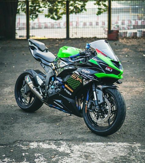 Bicycle Birthday Party, Sepeda Motor Sport, Kawasaki Motorcycles Sport Bikes, Bicycle Birthday, Ninja Bike, Stylish Bike, Kawasaki Ninja 650, Kawasaki Bikes, Ninja Zx6r