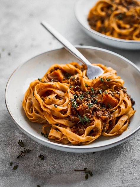 Vegan Pumpkin Bolognese - Forkful of Plants Pumpkin Bolognese, Lentil Ragu, Pumpkin Vegan, Pumpkin Pasta Sauce, Vegan Bolognese, Pumpkin Pasta, Cool Autumn, Bolognese Recipe, Vegan Pumpkin