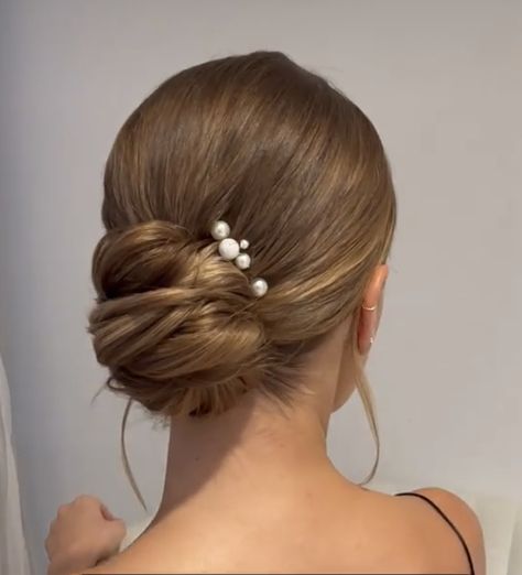 Bridal Bun Pearls, Amanda Batula Wedding, Slick Back Bun Wedding Hair, Low Wedding Bun, Sleek Low Bun Wedding Hair, Amanda Batula, Low Bun Wedding Hair, Bride Hairstyles Updo, Wedding Bun