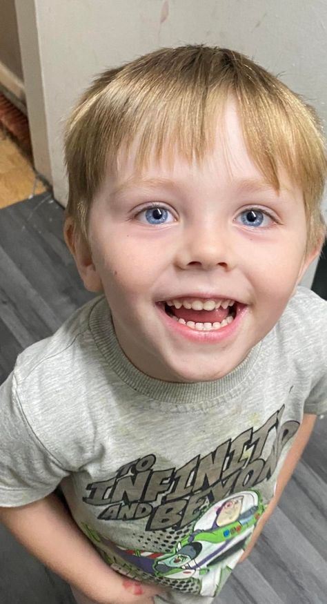 THE dad of a five-year-old boy found dead after his mum ran outside screaming “he can’t breathe” has paid tribute to his “best friend”. Tragic Dylan Scanlon died at a house in Oldham at around 6.20pm on New Year’s Eve. A woman in her 30s has been detained under the Mental Health Act. Greater Manchester […] Michael Xavier, Woman In Her 30s, Son Pictures, Hospital Admit, Carrie Underwood Pictures, Hospital Admit Hand Pics, Handsome Older Men, Army Pics, Love Quotes With Images