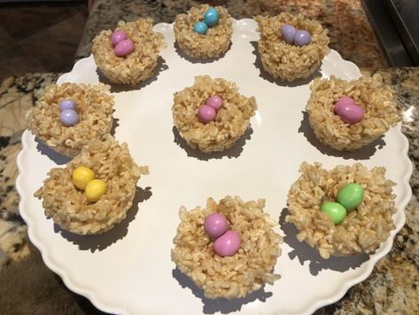 Rice Krispie Easter Nests Easter Rice Crispy Treats, Easter Nests Recipe, Rice Krispie Treats Easy, Rice Crispy Treat, Easter Nests, Easy Rice, Rice Crispy Treats, Human Food, Rice Krispie Treats