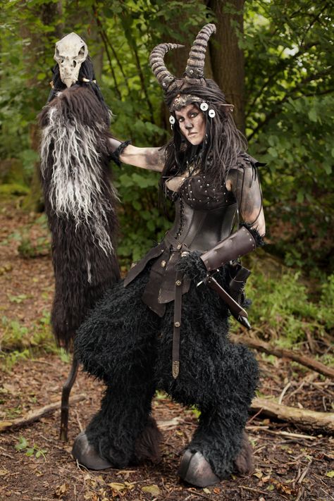 Satyr Outfit Ideas, Satyr Costume Diy, Krampus Costume Women, Goat Legs Cosplay, Minotaur Cosplay, Satyr Outfit, Centaur Cosplay, Mythical Creatures Costumes, Goat Cosplay