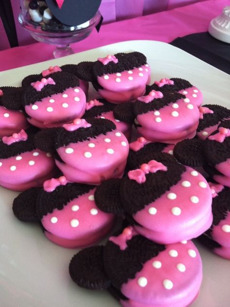 Minnie Mouse Birthday Party Ideas | Photo 21 of 38 | Catch My Party Minnie Mouse Party Ideas, Cupcakes Minnie Mouse, First Birthday Theme, Minnie Mouse First Birthday, Minnie Mouse 1st Birthday, Idee Babyshower, Minnie Mouse Baby Shower, Minnie Birthday Party, Minnie Mouse Theme