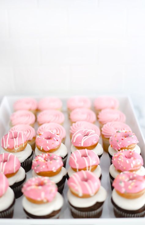 mini donut cupcakes Mini Donut Cupcakes, Cupcake With Mini Donut, Two Donut Birthday Party, Donut Themed Desserts, Doughnut Party Ideas, Donut Party Food Ideas, Doughnut Cupcakes, Doughnut Birthday Party, Donut Party Ideas