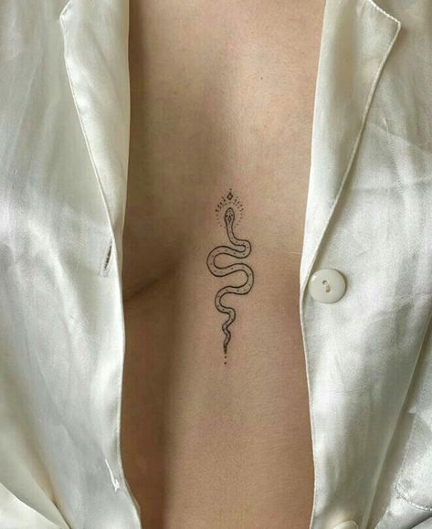 Tato Jari, Snake Tattoo Design, Inspiration Tattoos, Tato Lengan, Stylist Tattoos, Lip Tattoos, Dainty Tattoos, Snake Tattoo, 문신 디자인