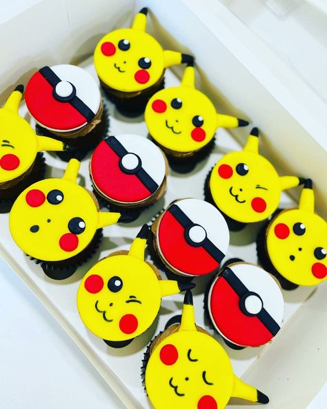 Pokémon Cupcake Toppers, Pikachu Cupcake Toppers, Pikachu Cupcakes Ideas, Pokemon Cupcakes Ideas, Pokemon Birthday Cupcakes, Pokemon Cupcake Ideas, Pokemon Cupcake Cake, Pikachu Cupcakes, Pokémon Cupcakes