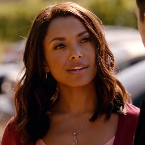 #bonniebennett #tvd Bonnie Vampire Diaries, Bonnie Bennet, Katerina Graham, Elijah Mikaelson, The Vampire Diaries 3, Kat Graham, Bonnie Bennett, Original Vampire, Vampire Diaries Cast