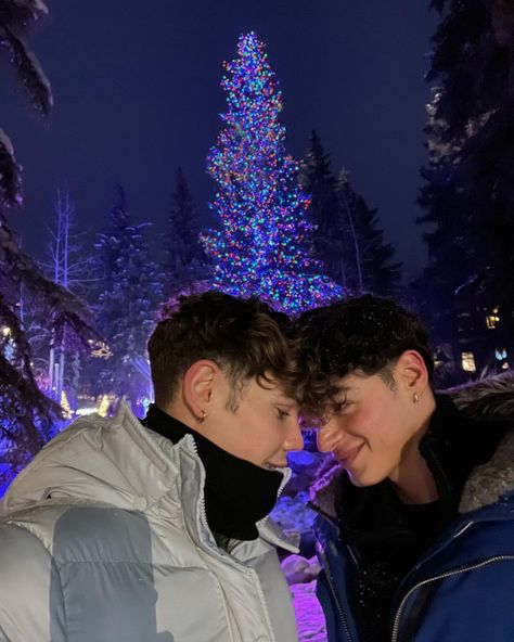 Two Guys Aesthetic, Pierre Boo, Gay Christmas, Future Photos, Gay Aesthetic, Gay Romance, Boyfriend Goals, Cute Relationship Goals, Gay Love