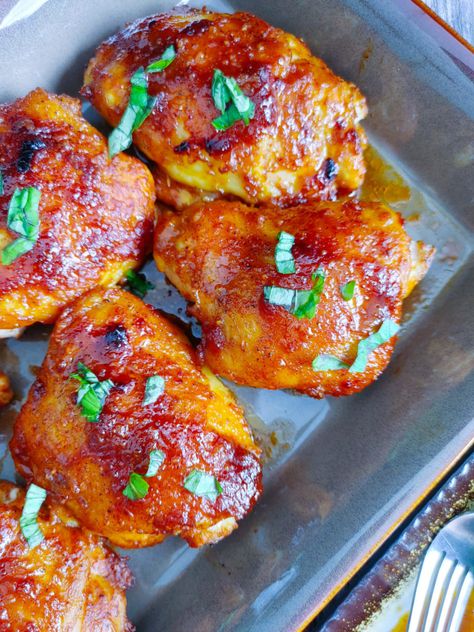 Honey Garlic Glazed Chicken, Garlic Glazed Chicken, Dinners With Chicken, Glazed Chicken Thighs, Christmas Side Dish Recipes, Delicious Chicken Recipes, Honey Glazed Chicken, Honey Glazed, Glazed Chicken