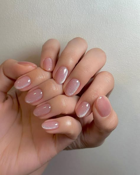 Simple Gel Manicure Short Nails, Nail Color Pale Skin, Ice Gel Nails, Pale Skin Nails, Nails Pale Skin, Cat Eye Almond Nails, Nails For Pale Skin, Pale Pink Nails, Engagement Nails